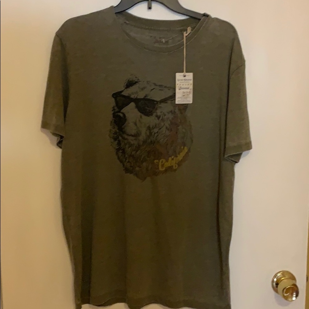 Lucky Brand Men’s T Shirt Sz Large NWT